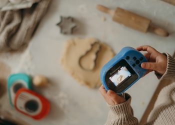 Test Kiddycam de KIDYWOLF 📸: la caméra pour enfants qui résiste à tout (même à la piscine)