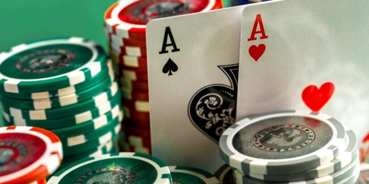 Comment progresser efficacement au poker ?
