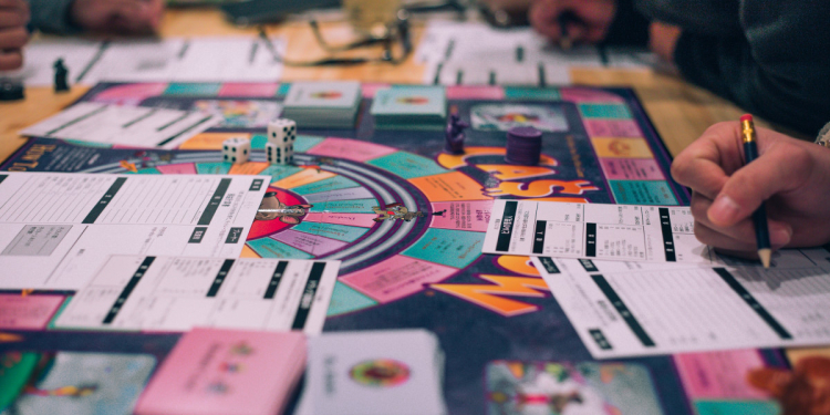 Soirée jeux de société réussie : bien choisir son snack de table